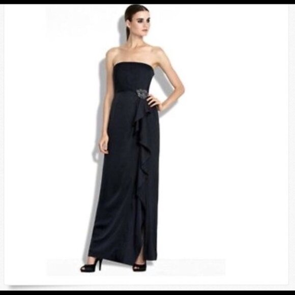 BCBGMaxAzria Navy lla Dress,
Size 6 - Picture 1 of 6
